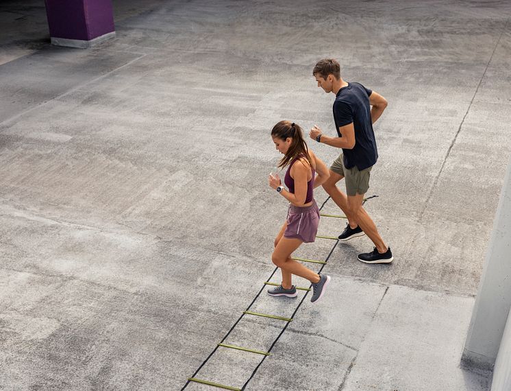 vivoactive6_(c)Garmin2.jpg