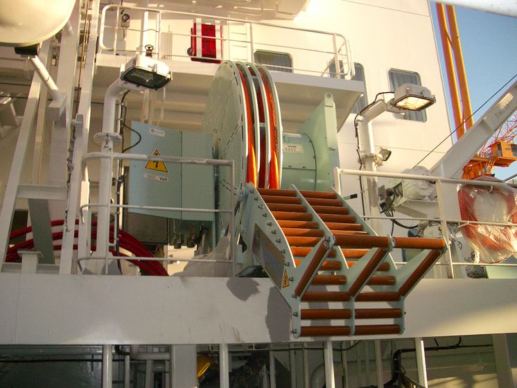 A Cavotec ship-based AMP unit