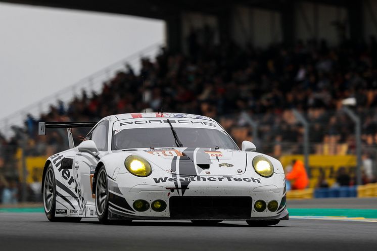 Porsche 911 RSR (89) Proton Competition, Cooper Mac Neil, Leh Keen, Marc Miller