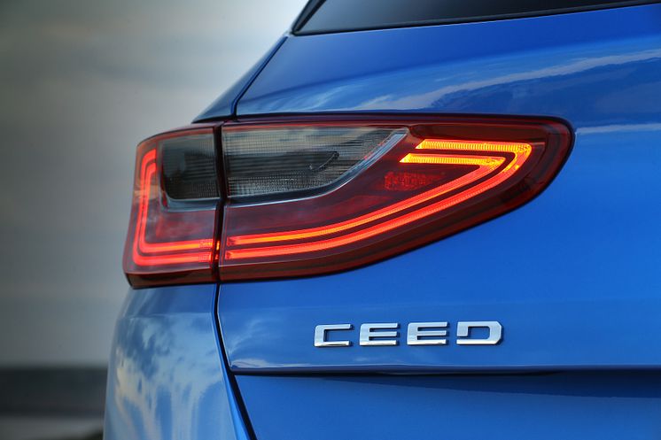 Kia Ceed 5d_Blue