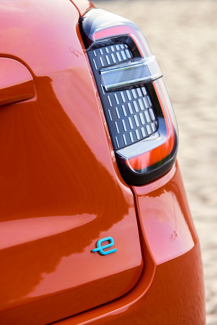 11_Fiat 600e La Prima