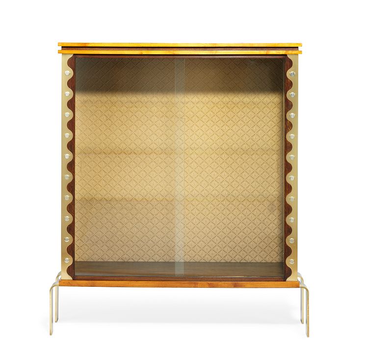 Orla Høyer: Unique display cabinet (1941)