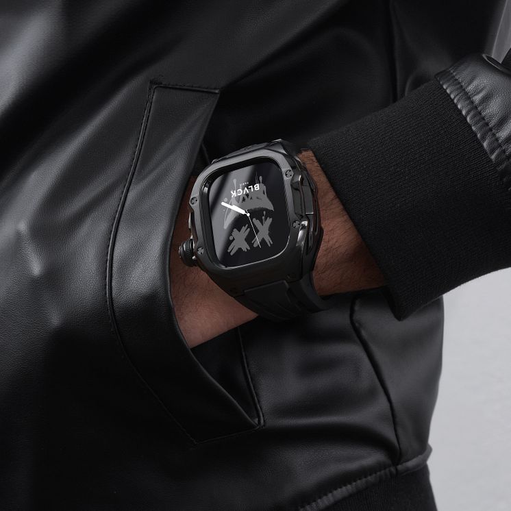 BLVCK-RS-MODEL.jpg