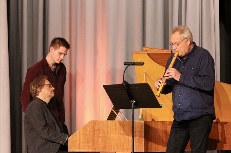 „Ende gut – Anfang gut“ | Studierende und Lehrende der Uni Vechta verabschieden Prof. Theo Hartogh mit einem leidenschaftlichen Konzert