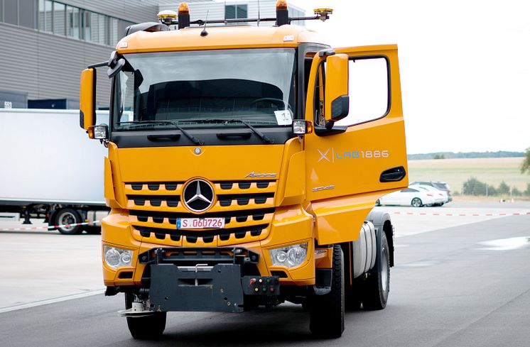 Självkörande Mercedes-Benz Actros visas på ELMIA Lastbil