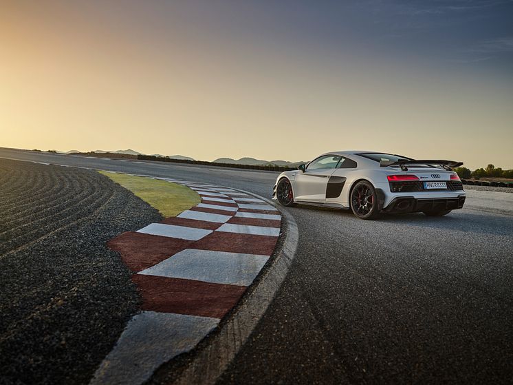 Audi R8 Coupé V10 GT RWD (Suzukagrå)