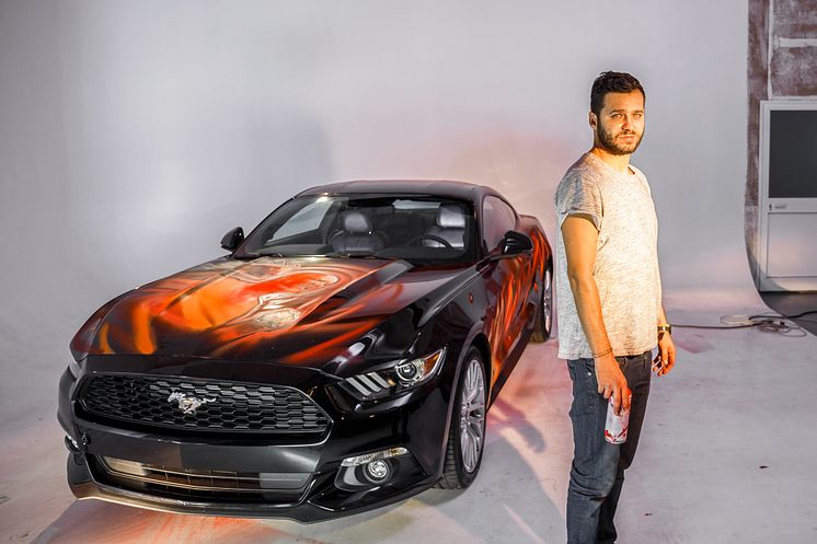 Ford Mustang genopstår som graffitikunst