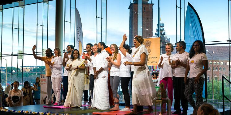 Yogobe och Art of Living tillsammans med Indiens ambassad var arrangörerna av Sveriges officiella firande av Internationella Yogadagen