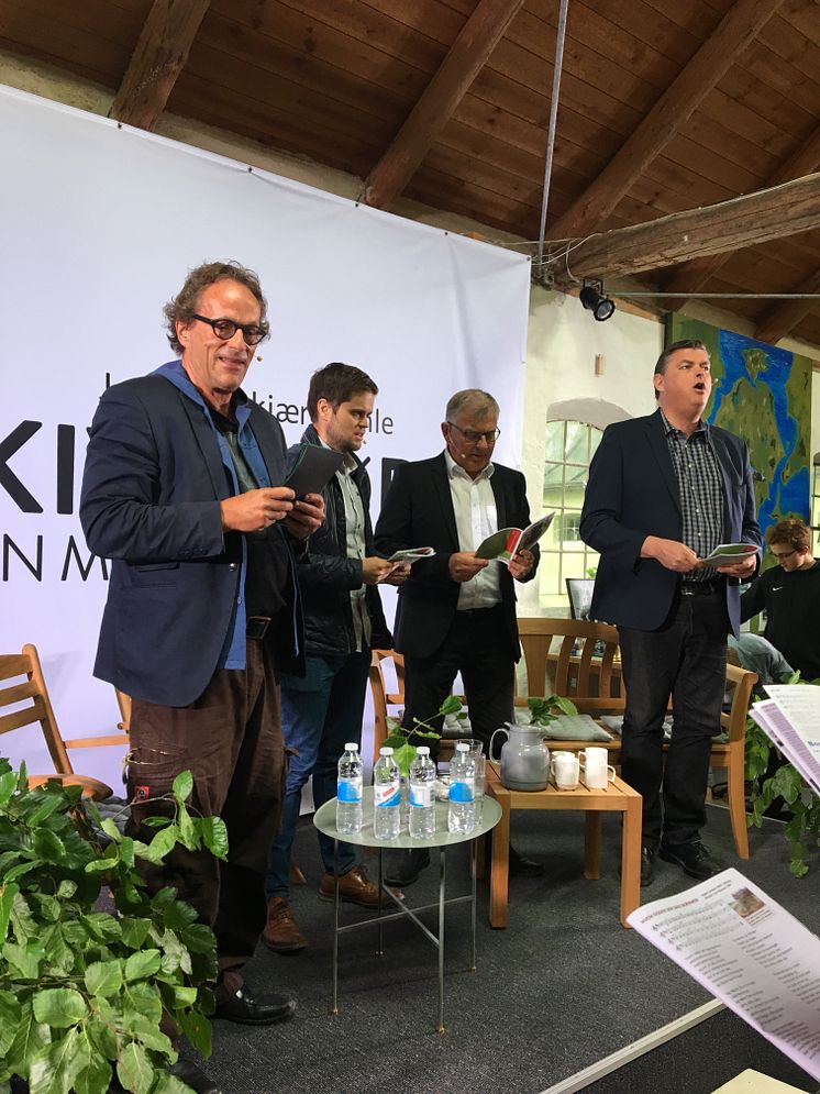 Fra venstre Christian Have, Andreas Steenberg, MF Radikale Venstre, Poul J. Pedersen, direktør Thise Mejeri og Mogens Jensen, MF Socialdemokratiet. 