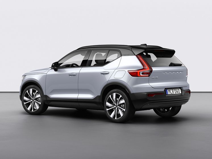 Volvo XC40 Recharge P8 AWD i Glacier Silver