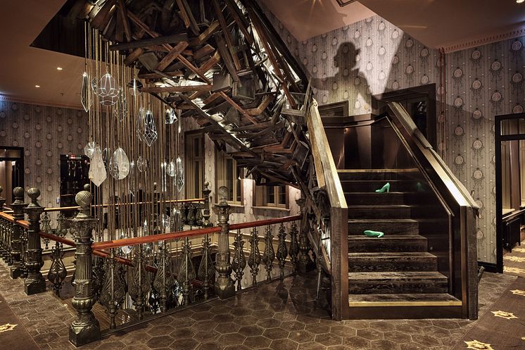 Vindstrappan av drivved på Stora Hotellet Umeå av Stylt Trampoli, utsett till världens bästa nya boutiquehotell 2014 i World Boutique Hotel Awards