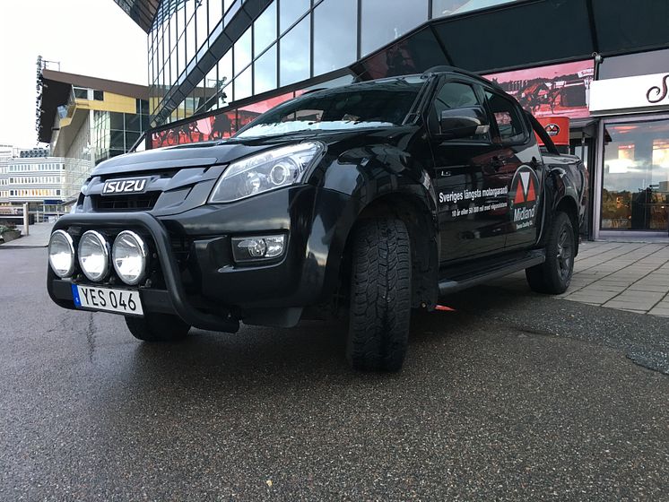 Nej, Isuzu är inte självkörande. Men snygg är den.