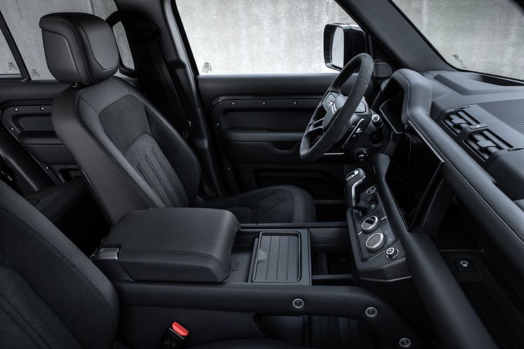 LR_DEF_V8_INTERIOR_22MY_250221_14