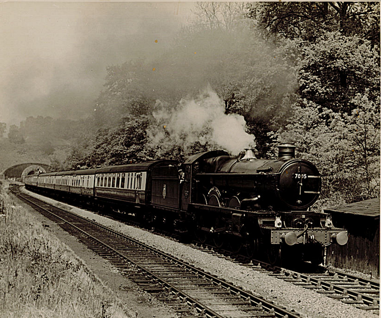 Steam train cl. 7005 captured from Chipping Campden signal box 1.png