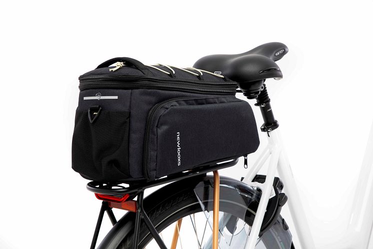 474330MIK Sports Trunkbag MIK Black bike.JPG