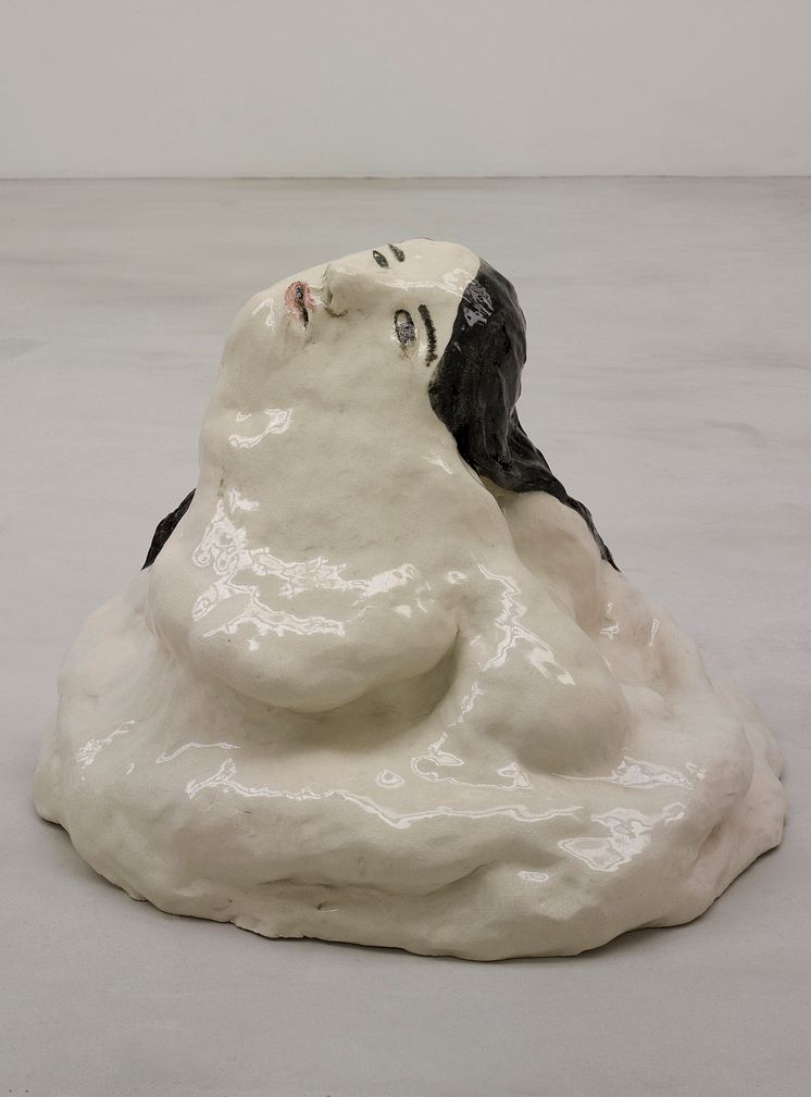 Klara Kristalova, Dissolving, 2007. Glazed porcelain. Courtesy of Galerie Emmanuel Perrotin.