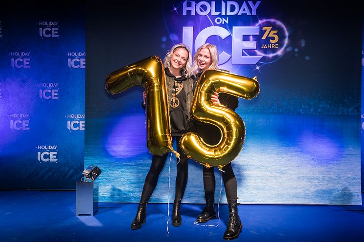 ATLANTIS Gaststars Valentina und Cheyenne Pahde feiern 75 Jahre HOLIDAY ON ICE