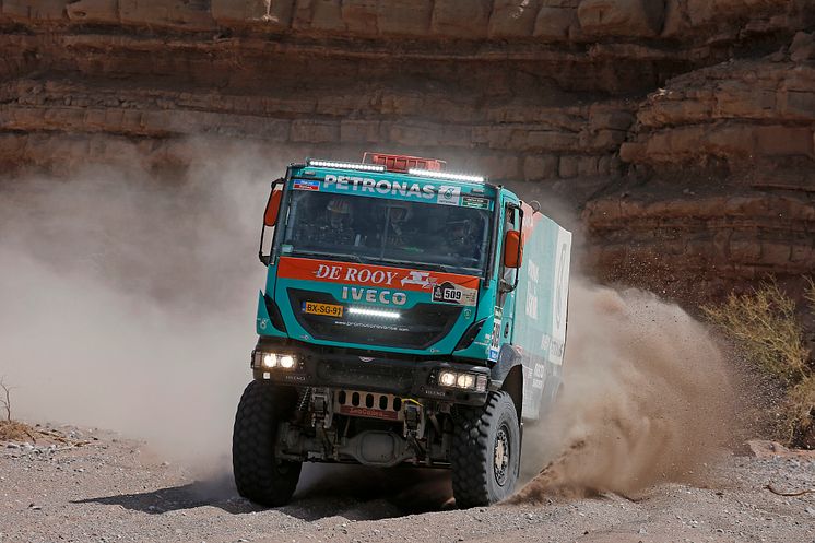 Lagledaren Gerhard De Rooy kommer att köra den första Iveco Powerstar-bilen. 