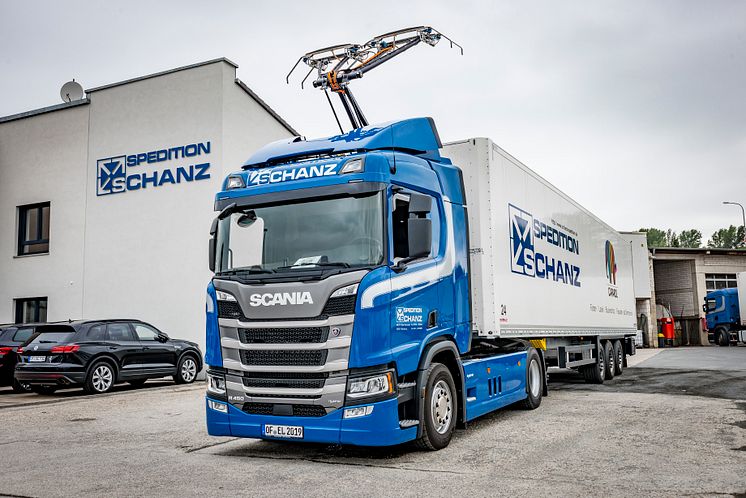 Scania R 450 Hybrid als Oberleitungs-Lkw