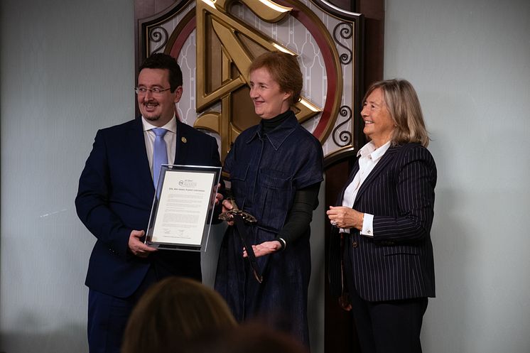 Awards 24 5.jpg