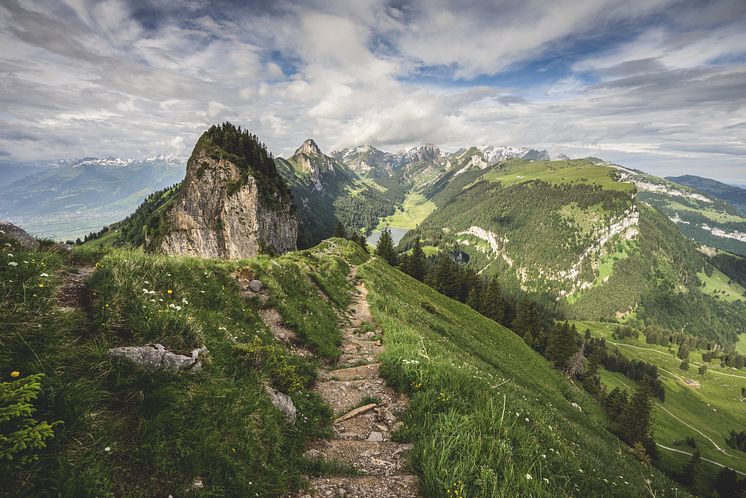 BlickVomHohenKastenAufDenAlpstein(c)SchweizTourismus_RenatoBagattini