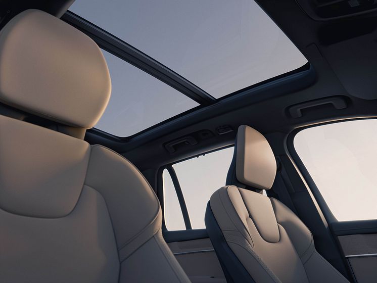 New_Volvo_XC90_Interiors.jpg