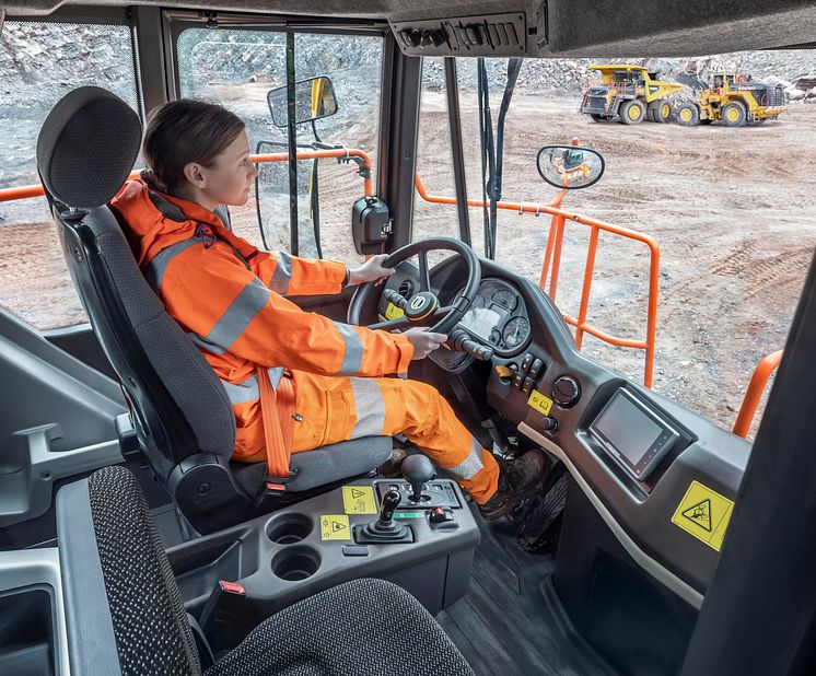 Förarmiljö Volvo R60 tipptruck