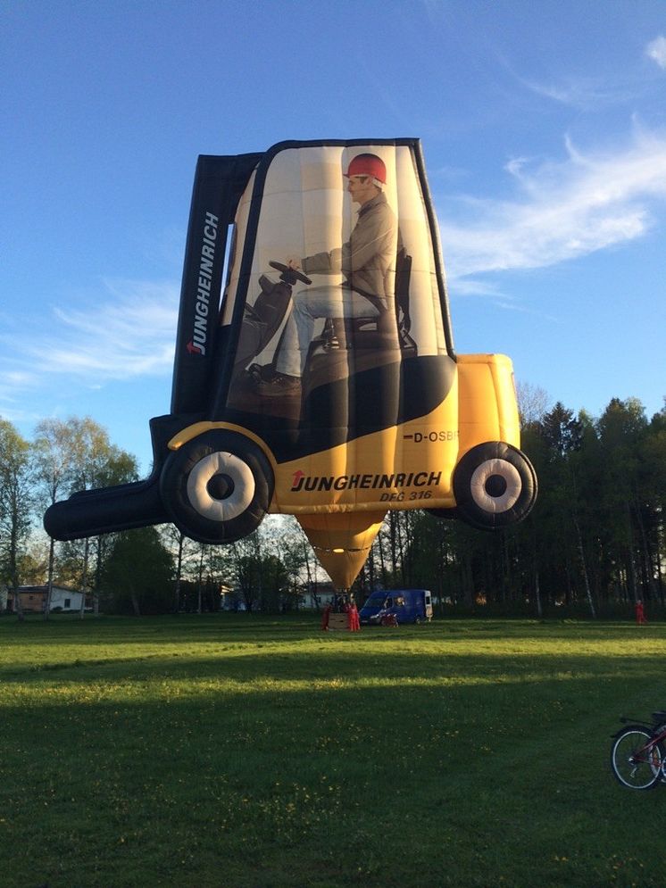 Jungheinrichs flygande truck gör svensk inofficiell debut