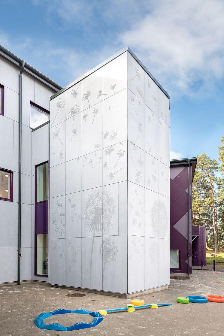 Maskosor på fasad av fibercement