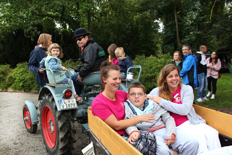 Tag der offenen Tür im Kinderhospiz: Bärenherz-Familienfest lockt mehr als 1.500 Besucher in den Kees’schen Park