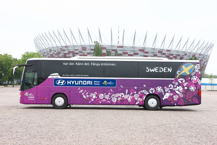 Bussen som transporter svenska landslaget i UEFA EURO 2012