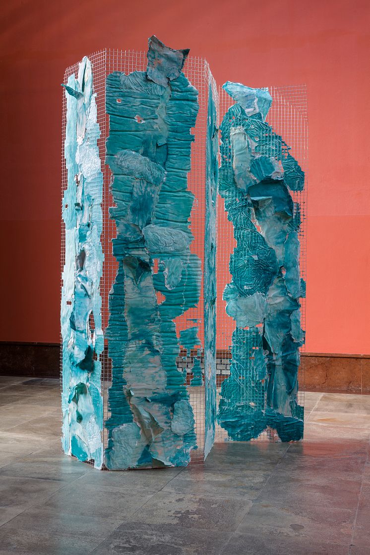 CASTLES (DARK AQUA) / Ann Iren Buan (kunstner) / Around Us Surround Us