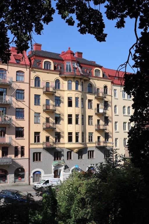 Franska Skolan Göteborg, Molinsgatan 7, stående