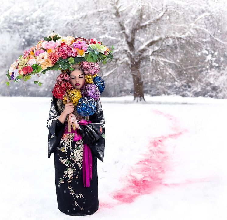 Läckö Kirsty Mitchell_Spirited-Away-Foto _©Kirsty_Mitchell-1.jpg