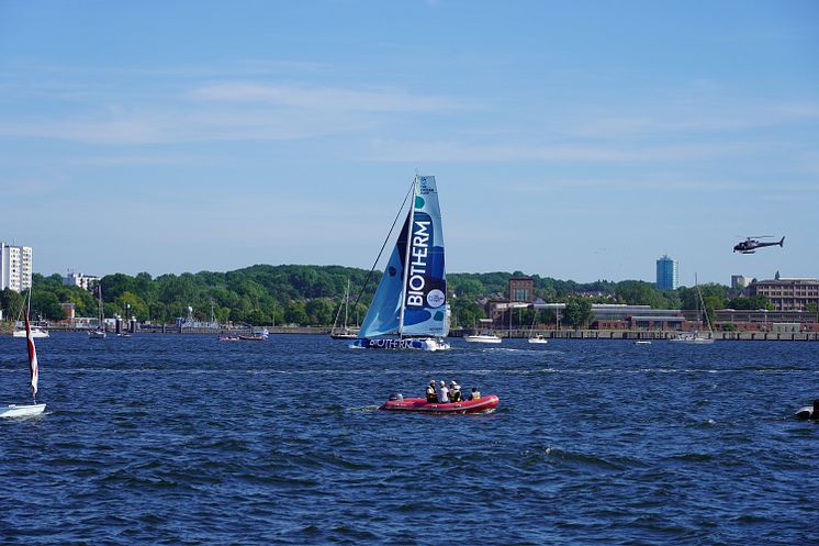 The Ocean Race Kiel Fly-By Biotherm (c) Kiel-Marketing: Jan-Michael Böckmann