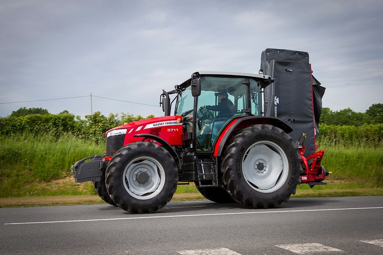 AGCO MF5711 transport