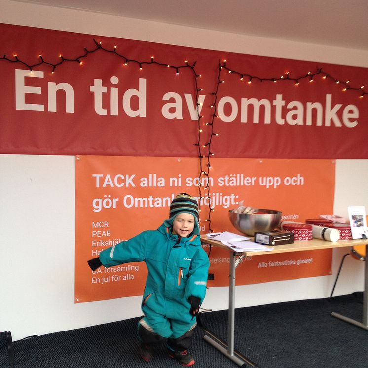 Foto Ragnar Mattsson. Insamlingen pågår till lördagen 19 december på Sundstorget.
