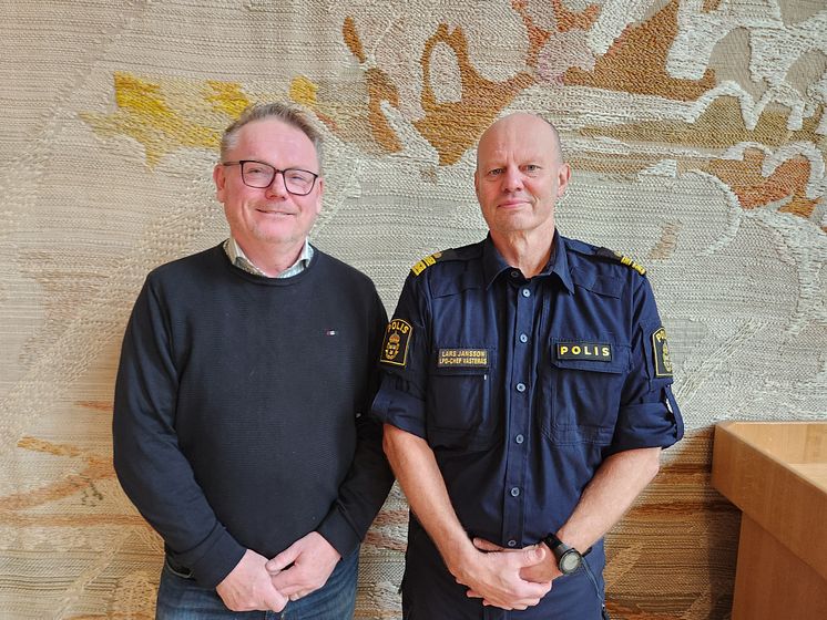 Staffan Jansson (S) kommunstyrelsens ordförande och Lars Jansson, lokalpolisområdeschef Västerås.jpg