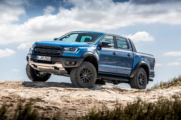 Raptor_Performance_Blue_005