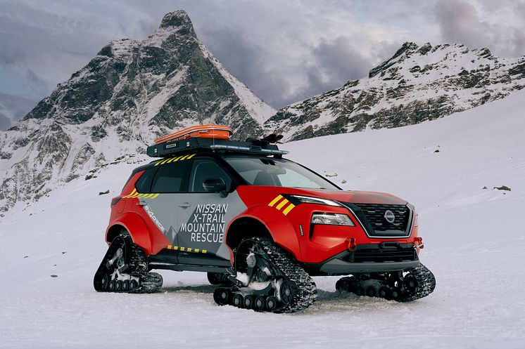 Nissan X-Trail Mountain Rescue Exterior (43)
