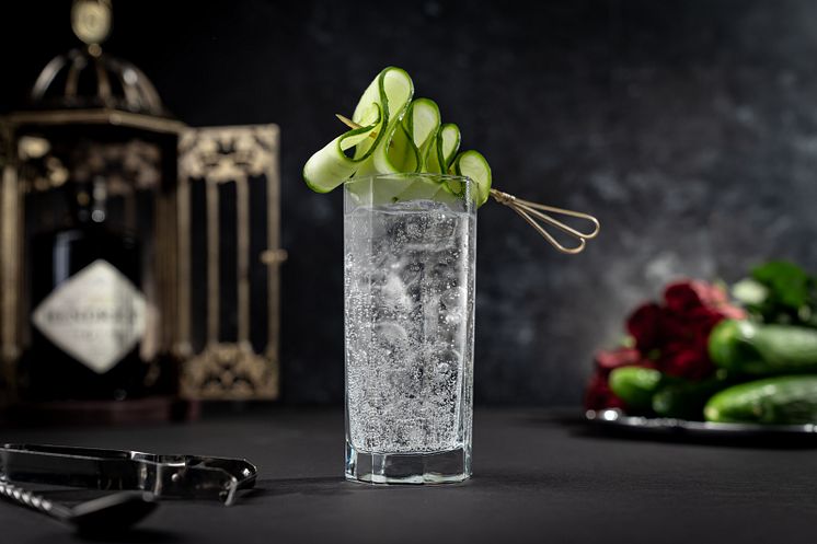 Hendrick's GT gurka och cocktailpinne