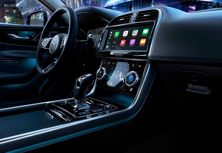 jaguar XE Interior1