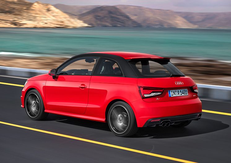 A1 red side rear dynamic