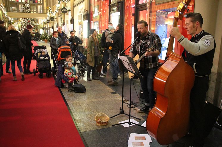 Großer Erfolg: Bärenherz-Weihnachtsbasar 2015