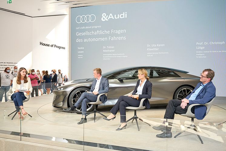 Paneldebat om autonom kørsel ifm IAA 2021
