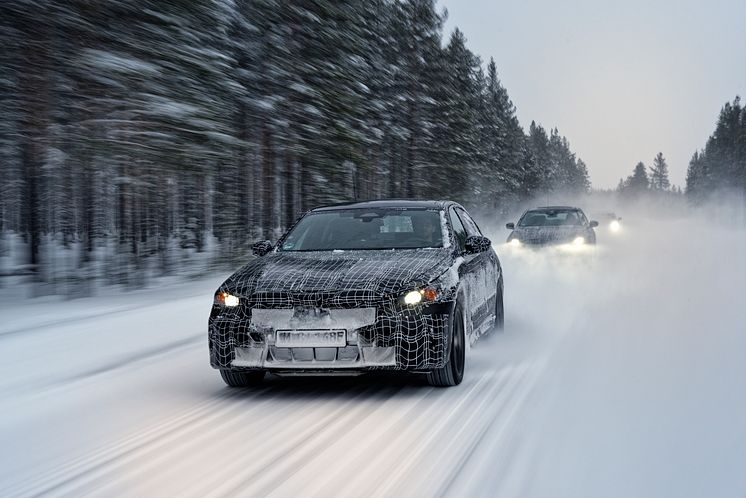 Helt nye BMW i5 Sedan på kamuflerte tester