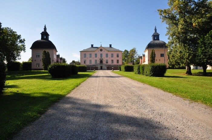 hesselby_slott_fasad_sommar