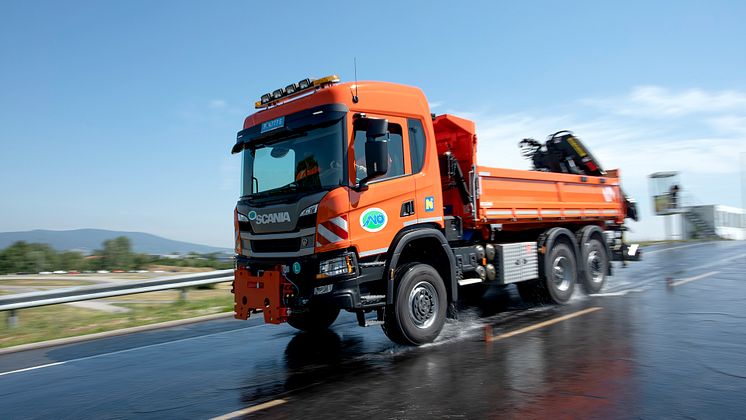 Scania P 360 Kommunalfahrzeug.jpg