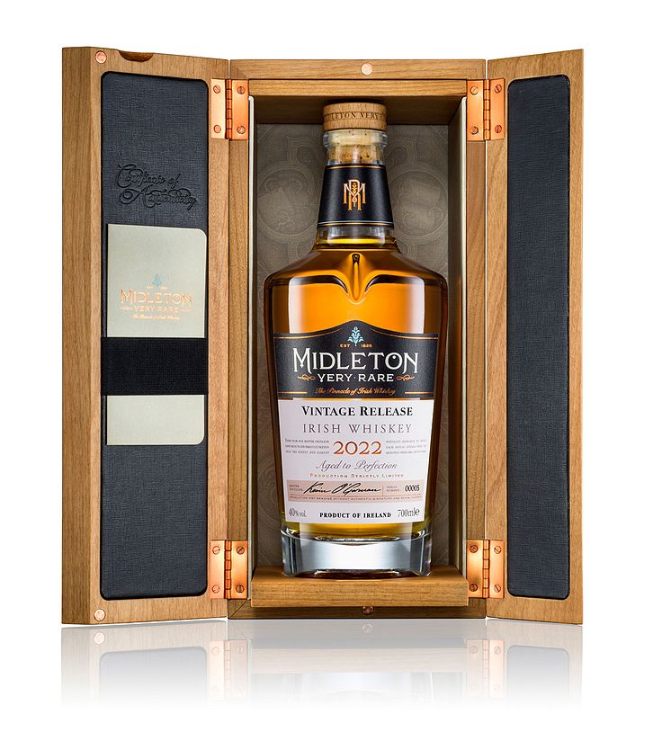 Midleton-Very-Rare_Vintage-Release_2022_Bottle-in-SBC_White_700ml