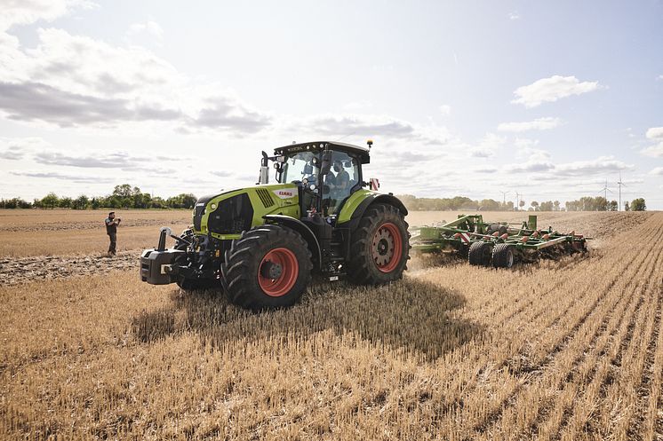 DLG Test Tractors with CEMOS